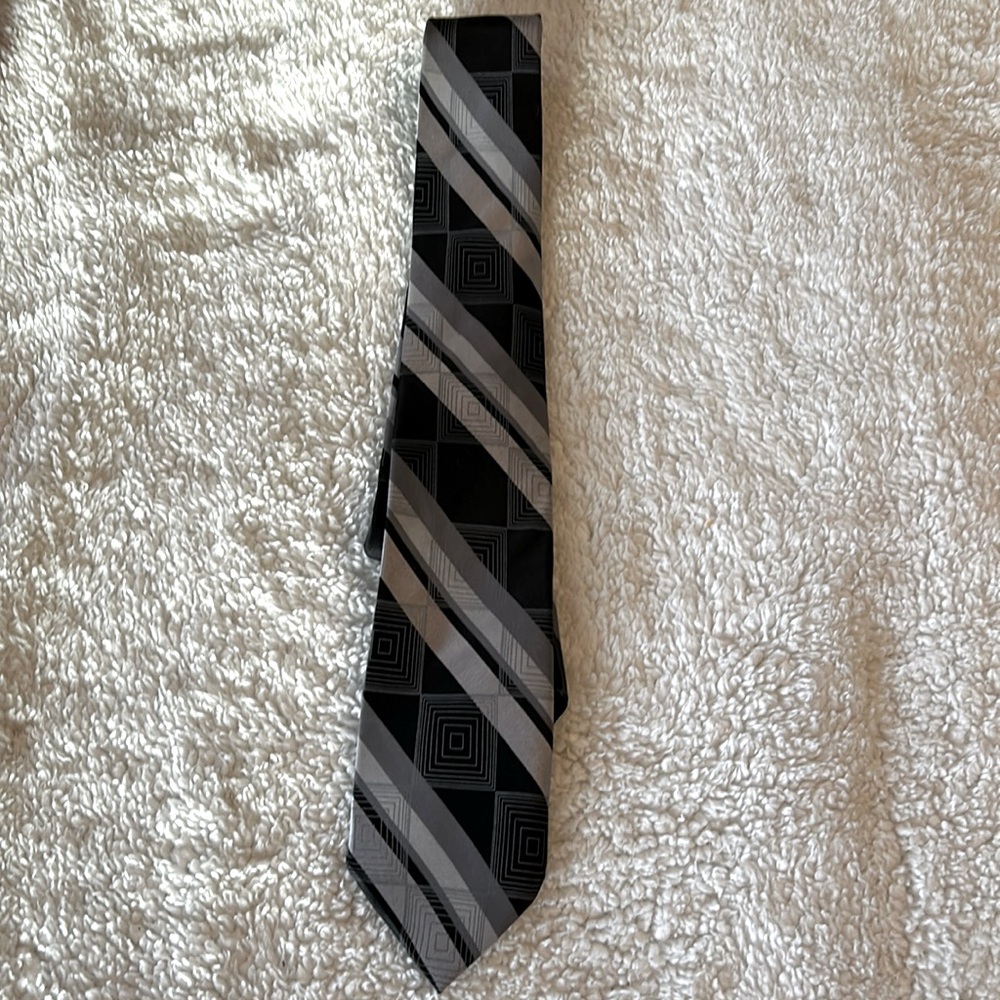 Men’s silk tie, City Street brand, gray silver and black